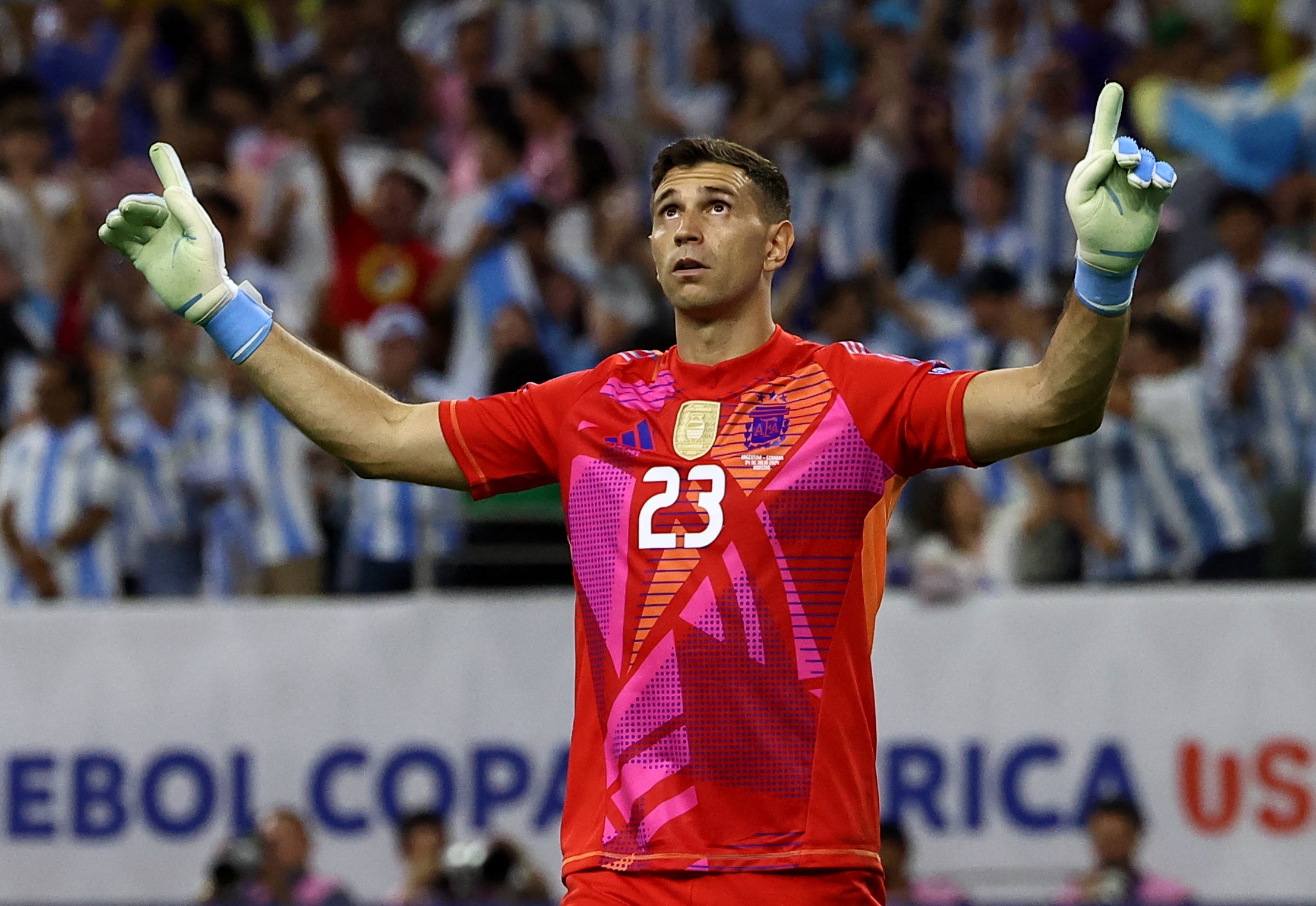 FIFA年度最佳門(mén)將提名：大馬丁內斯在列，西班牙兩國門(mén)入選